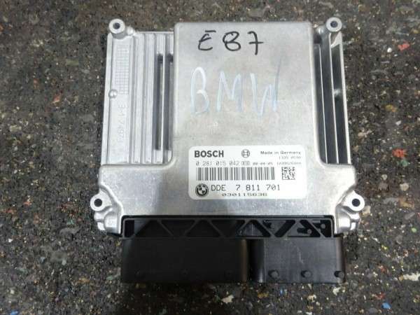 BMW 1er E87 Motorsteuergerät Steuergerät 0281015042 DDE 7811701