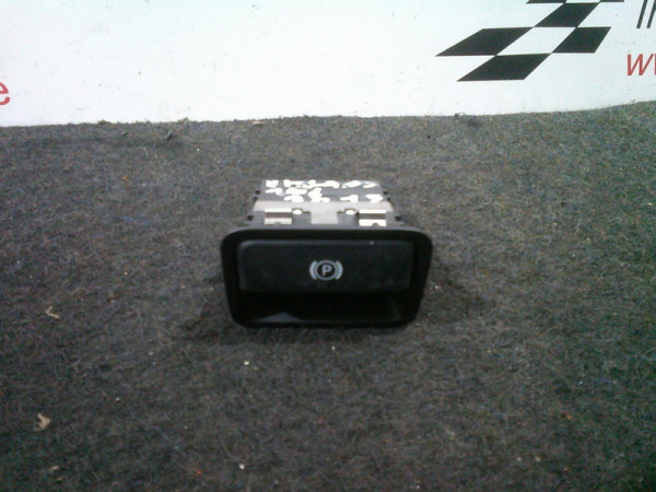 Mercedes Benz B Feststellbremse Bremse Handbremse Schalter Klasse A2469050451