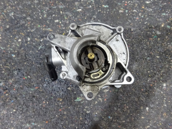 VW Audi Seat Skoda Vakuumpumpe Unterdruckpumpe Pumpe 057145100 