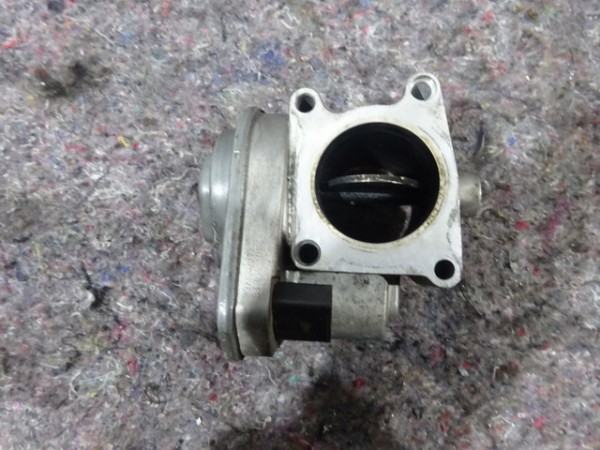  Opel Astra Zafira 1,7 D Drosselklappe Stutzen Klappe 8973002310