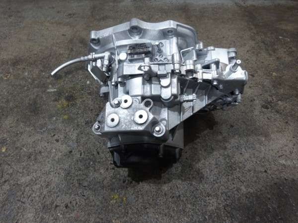 Opel Zafira A Astra 2,2 DTI 5 Gang Schaltgetriebe F35 Getriebe