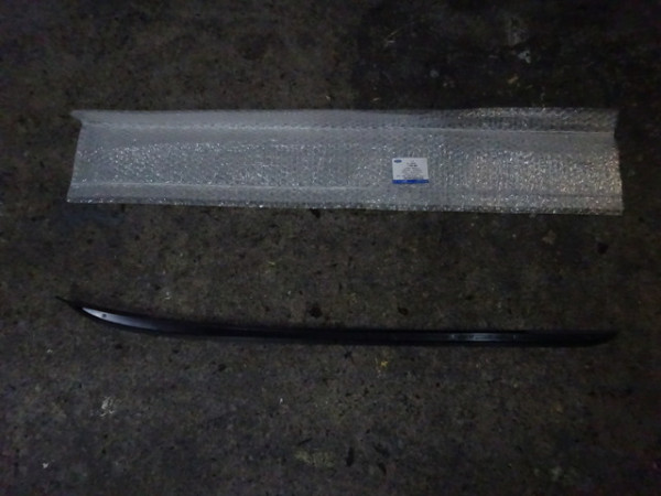 Ford Focus MK3 Windschutzscheibe Zierleiste rechts 1796560