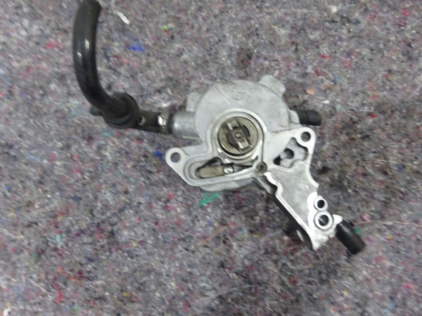 VW Audi Seat Skoda 2,0 TDI Seat Skoda Unterdruckpumpe 038145209