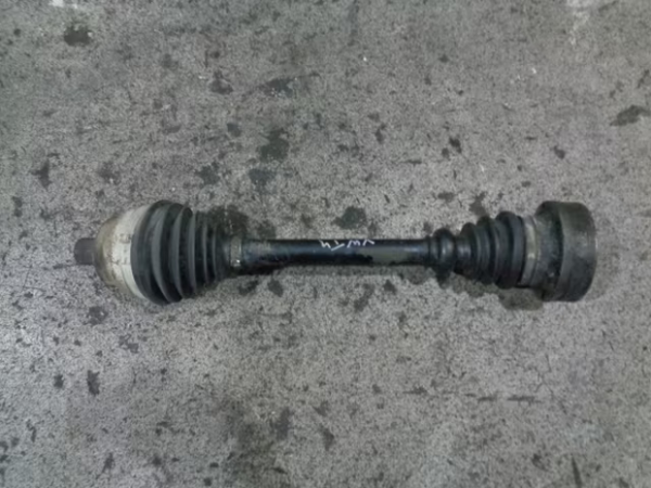 VW T4 7D 2,4 Antriebswelle Welle Fahrerseite vorne links ohne ABS