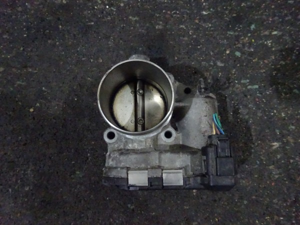 Ford Focus 1,6 Drosselklappe Klappe Stutzen 7S7G-9F991-BA