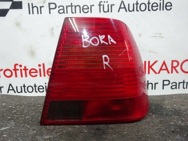 VW Bora Limousine Rückleuchte Rücklicht hinten rechts 1J5945096