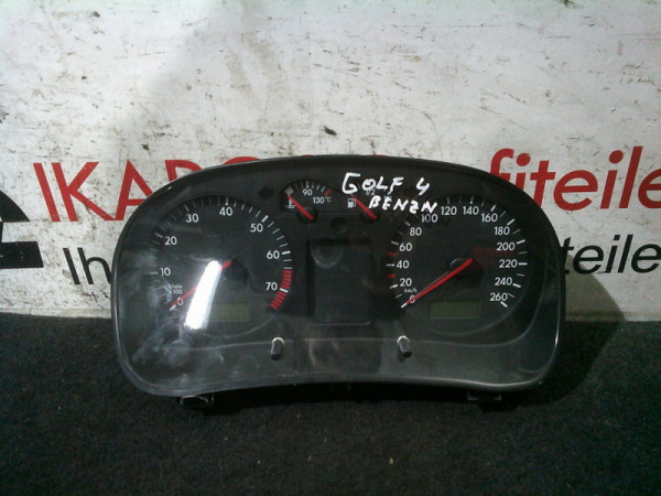 VW Golf 4 Tacho Benziner 1J0920802B