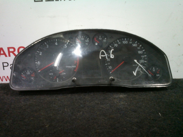 Audi A6 Tacho Kombiinstrument 4B0919880H
