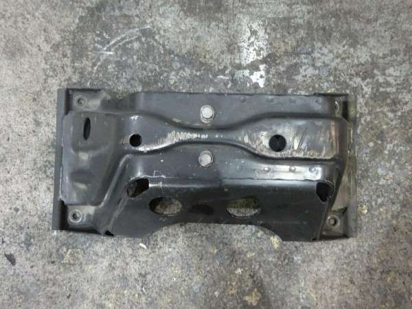 Mercedes Vito Viano 639 Getriebehalterung Halter Blech 6392400601