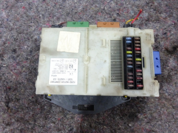  Ford Mondeo IV 4 Sicherungskasten Relaiskasten Kasten 7G9T-14A073-ED