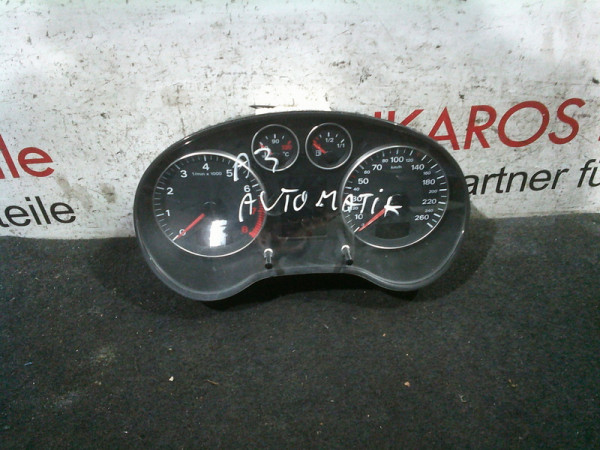 Audi A3 8P Tacho Kombiinstrument 8P0920930