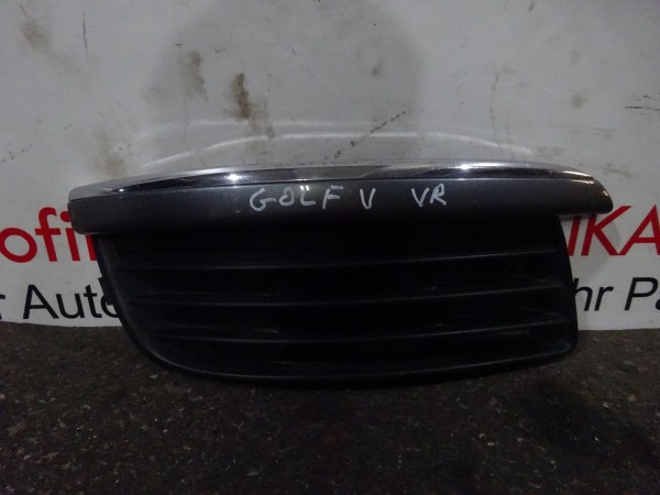 VW Golf V 5 Kombi Abdeckung Blende Nebelschlußleuchte Stoßstange vorne rechts 1K853666J