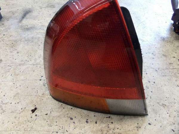 Mitsubishi Carisma Rücklicht Rückleuchte Links Fliesheck