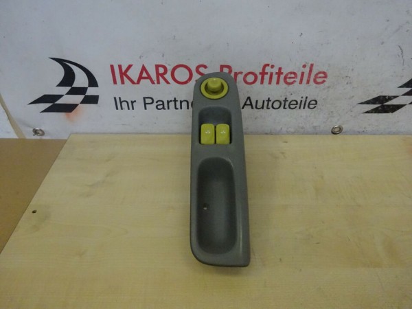 Renault Twingo Fensterheberschalter 7700832376 links elektrisch