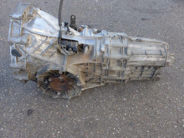 Audi A4 8E B7 2,0 TDI 6 Gang Schaltgetriebe JEM HCF HTA Getriebe