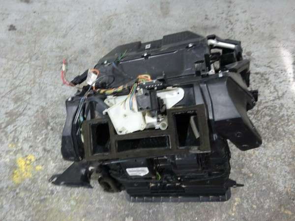 Mercedes Vito Viano 639 Heizungskasten Heizungslüfter A6398304260