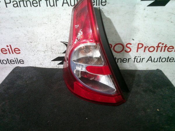 Dacia Sandero SD Rückleuchte Rücklicht hinten links 8200734825
