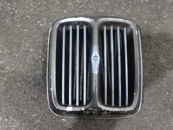 BMW E21 Coupe Niere Kühlergrill Grill Frontgrill 1872047 BJ 77-79