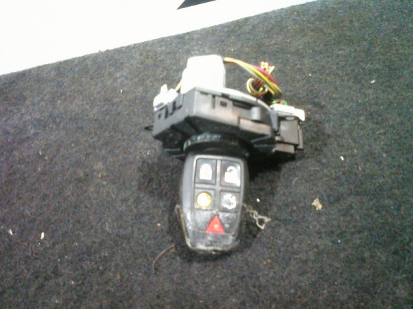 Volvo V50 C30 Zündschloss mit Schlüssel 30737157