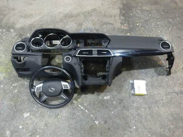 Mercedes C-Klasse W204 Facelift Armaturenbrett Dashboard Lenkrad