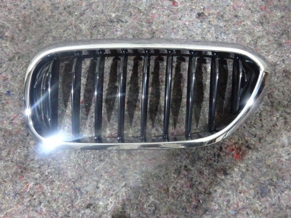 BMW 5er G30 G31 Niere Ziergitter Chrom links Kühlergrill 7383519