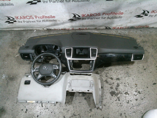 Mercedes ML W166 Armaturenbrett Lenkrad Dashboard komplett 2