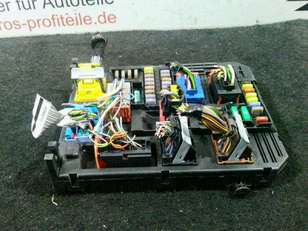 Peugeot 3008 Steuergerät Sicherungskasten 28719742 Opel Grandland