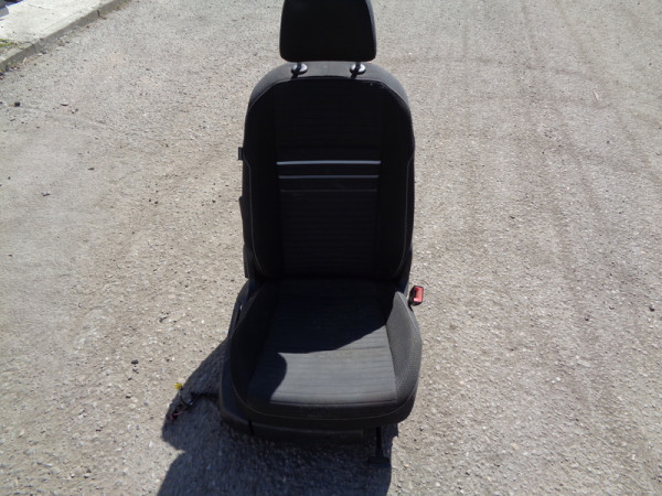VW Golf VII 7 5G Kombi Beifahrersitz vorne rechts sitz Stoff KN