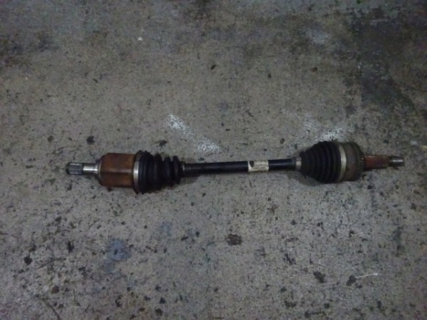 Kia Ceed ED Antriebswelle links Gelenkwelle Welle 49501-1H010