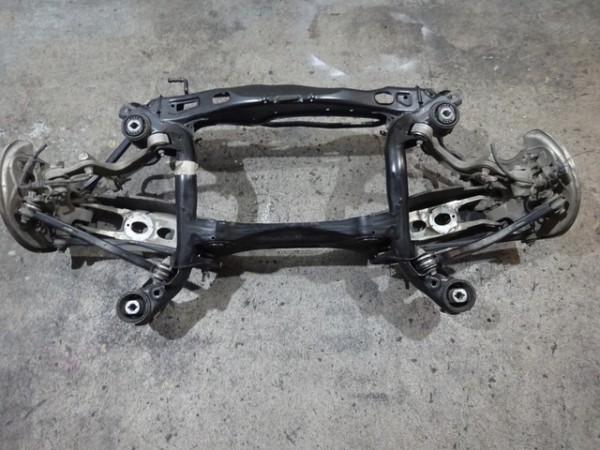 Audi A4 8W Hinterachse Achse hinten Achsträger 8W0505235 AD