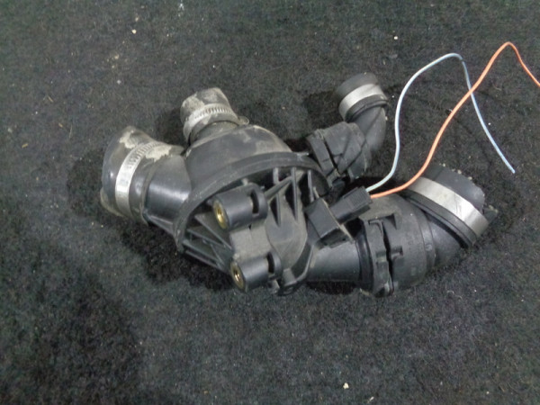 BMW E81 E87 E61 E90 E91 Thermostatgehäuse Thermostat Kühlmittel 7552403 N43