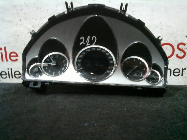 Mercedes Benz W212 Tacho Kombiinstrument A2129004113