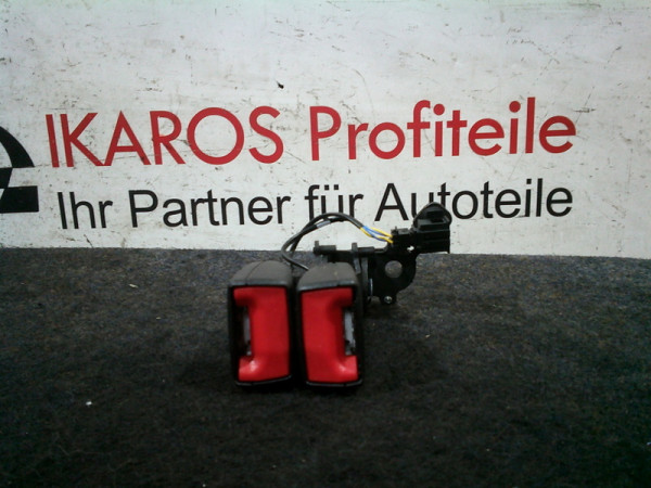 VW Audi Skoda Gurtschloss hinten mitte Gurtstraffer 8V0857739