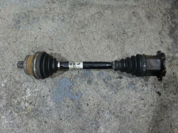 Audi A6 4B 2,5 Antriebswelle Welle Automatik links 4B0407271BB