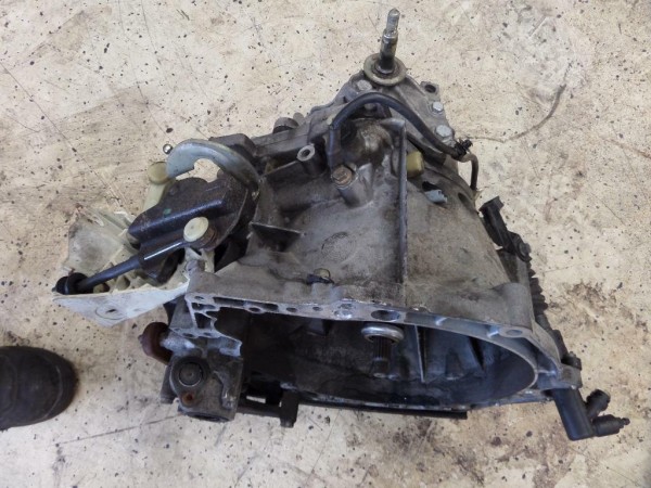 Peugeot 307 1,6 HDI 5 Gang Schaltgetriebe Getriebe 20DM75 20DM69
