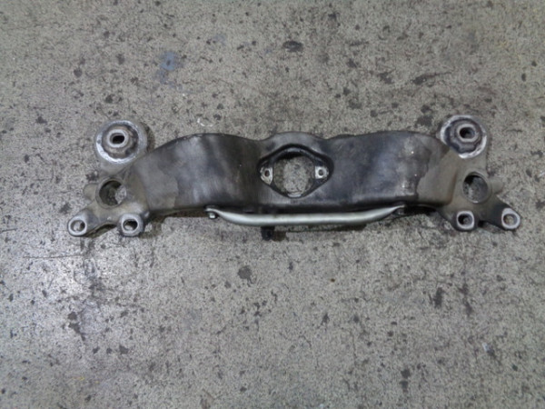 Audi A4 8E B6 B7 Getriebehalter Halter Querträger 8E0399263 R