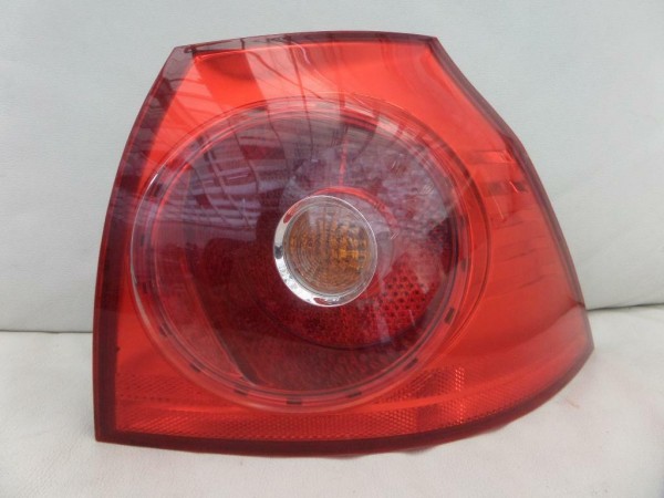 VW Golf V 5 Rückleuchte Rücklicht Beifahrerseite hinten rechts