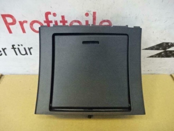 Mercedes E-Klasse W212 Aschenbecher 2126803850 hinten Ablagefach