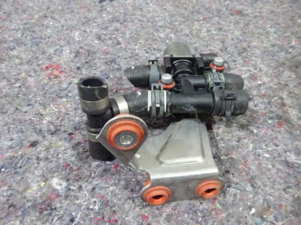 Audi A4 8W Heizungsventil Ventil Magnetventil 8E0820036