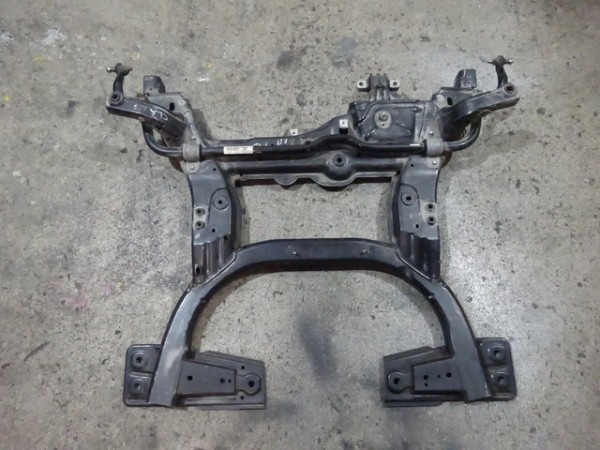 Mercedes A B Klasse W176 W246 Vorderachse Motorträger Achse