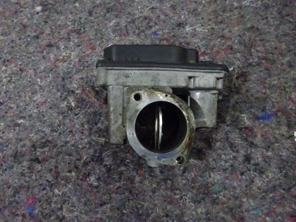 Mercedes SLK 170 CLK W202 Drosselklappe Stutzen Klappe 1110980009