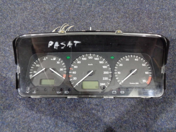 VW Passat 3A Tacho Kombiinstrument Tachometer 3A0919860J