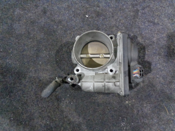 Nissan Qashqai MR20 Drosselklappe Stutzen Klappe 