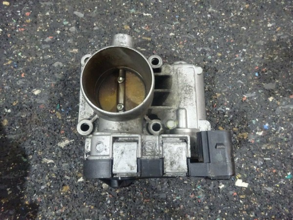 Fiat Punto 199 1,4l 57KW Drosselklappe Stutzen Klappe 44SMF9