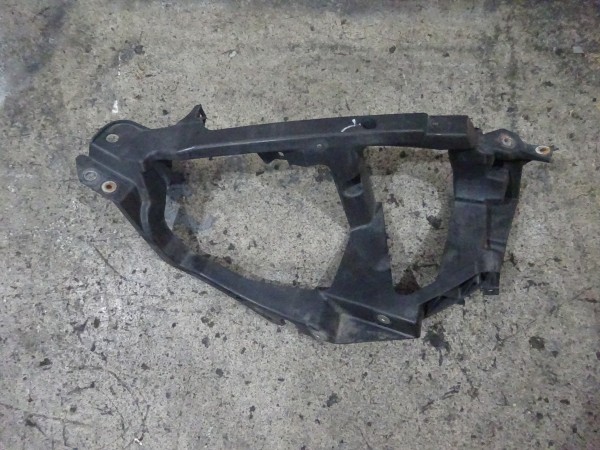 Mitsubishi Colt VI Z30 Scheinwerfer Halter Träger rechts MN105060