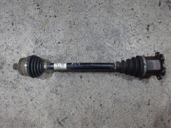 Audi A4 8E Antriebswelle Welle Allrad vorne rechts 8E0407272AH