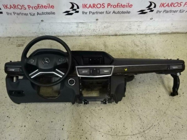 Mercedes E-Klasse W212 Armaturenbrett mit Lenkrad und Abdeckung