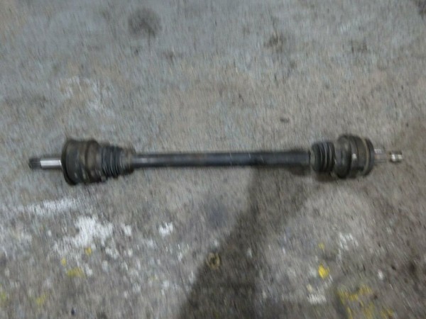 Mercedes W204 Antriebswelle Welle Gelenkwelle hinten rechts
