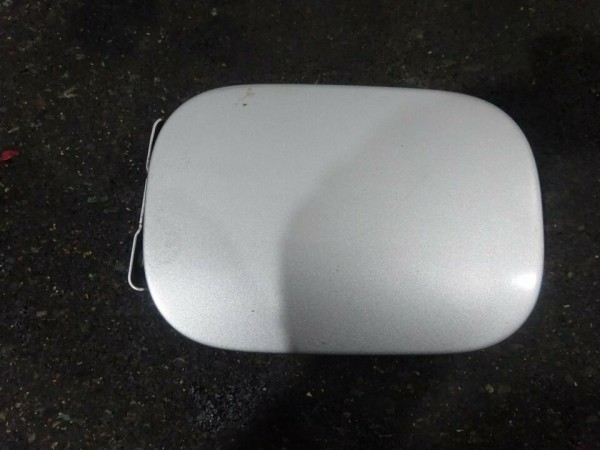 Mercedes C-Kl. W203 Tankklappe Tankdeckel Klappe Deckel Silber