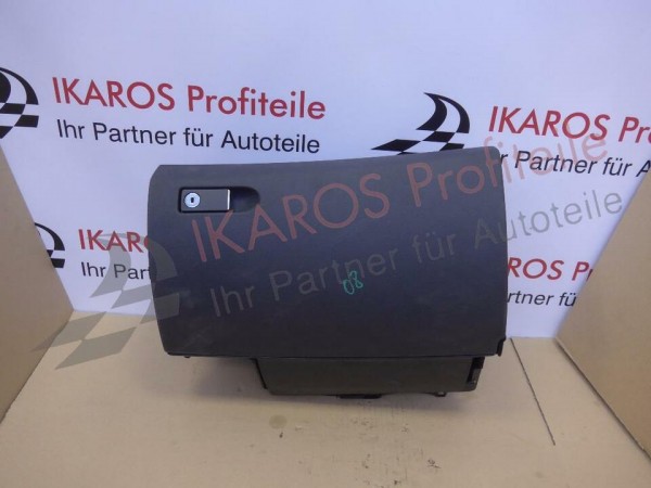 Mercedes C-Klasse 204 Handschuhfach Ablagefach A2046803391